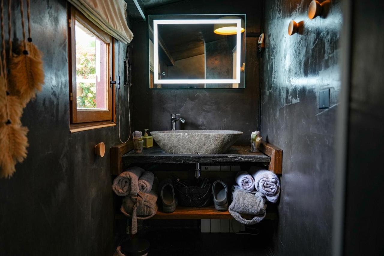 Kaebane 85, Lodge Avec Spa Au Bord De L'Eau Prouilly المظهر الخارجي الصورة