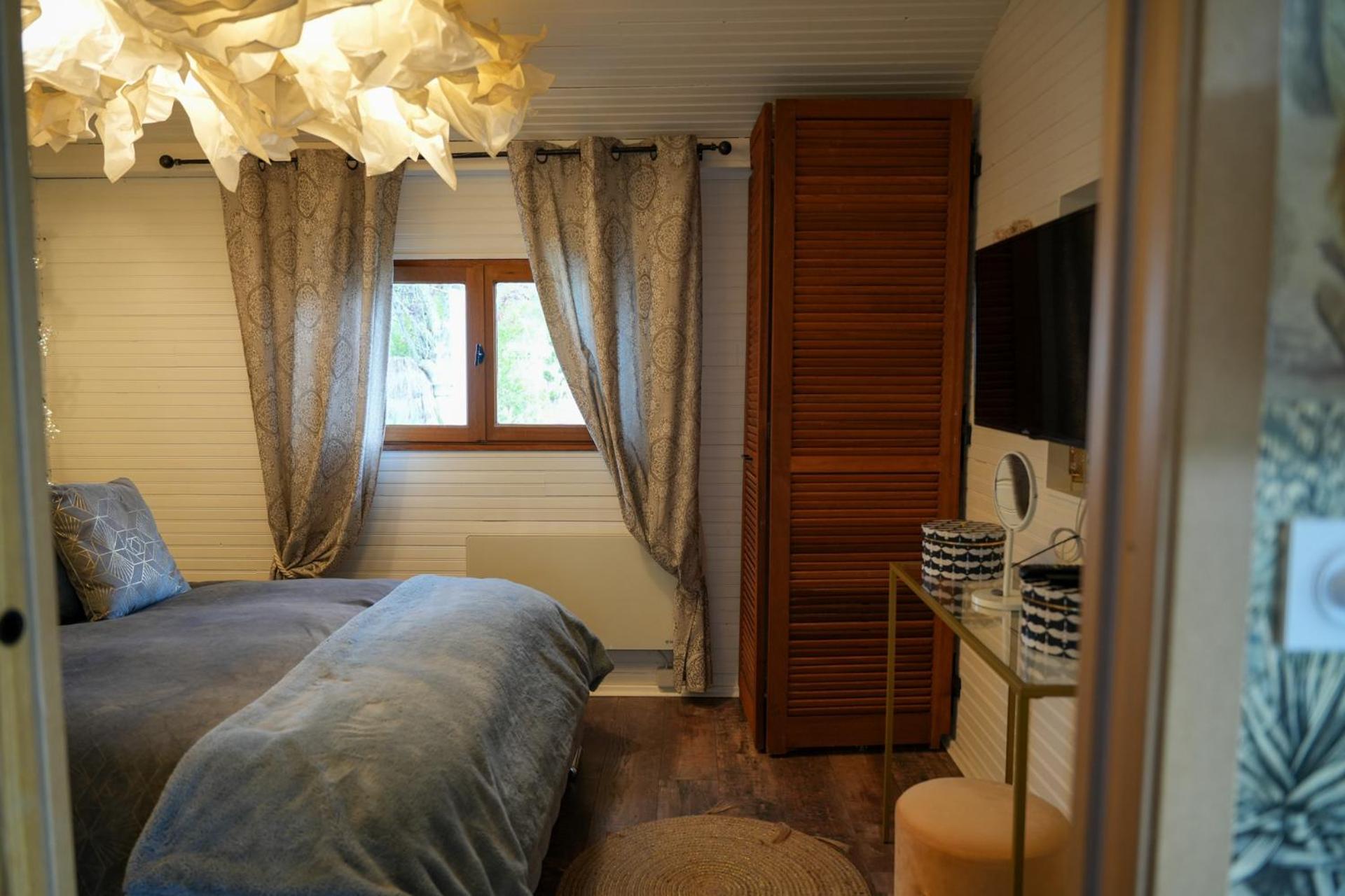 Kaebane 85, Lodge Avec Spa Au Bord De L'Eau Prouilly المظهر الخارجي الصورة