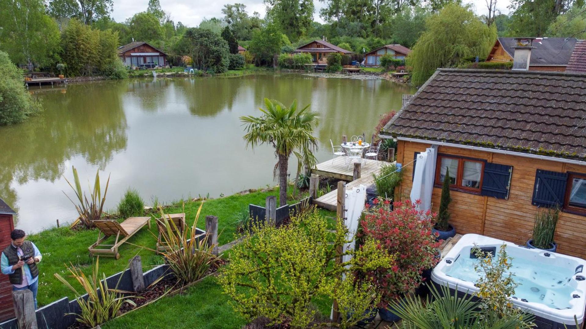 Kaebane 85, Lodge Avec Spa Au Bord De L'Eau Prouilly المظهر الخارجي الصورة